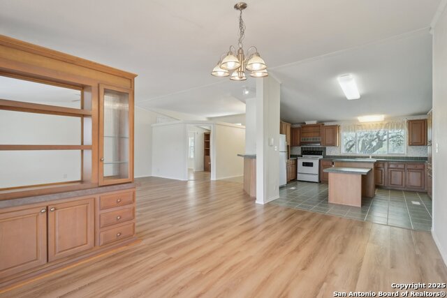 Listing photo id 18 for 609 County Road 785