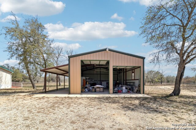 Listing photo id 41 for 609 County Road 785