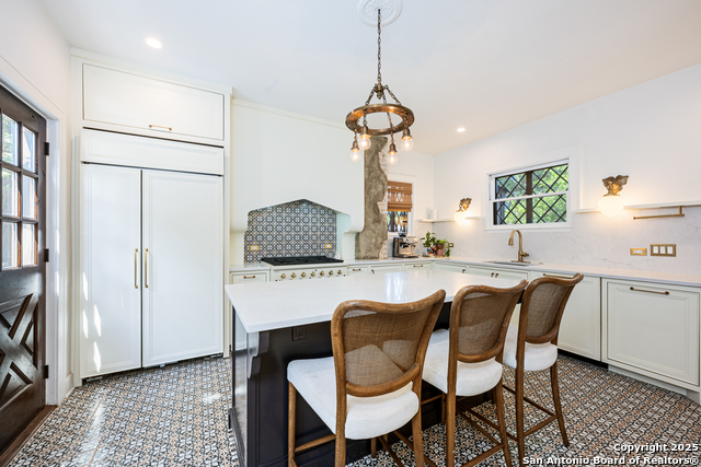 Listing photo id 12 for 211 Mary Louise