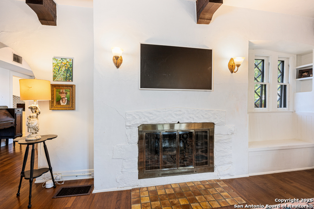 Listing photo id 16 for 211 Mary Louise