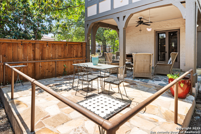 Listing photo id 18 for 211 Mary Louise