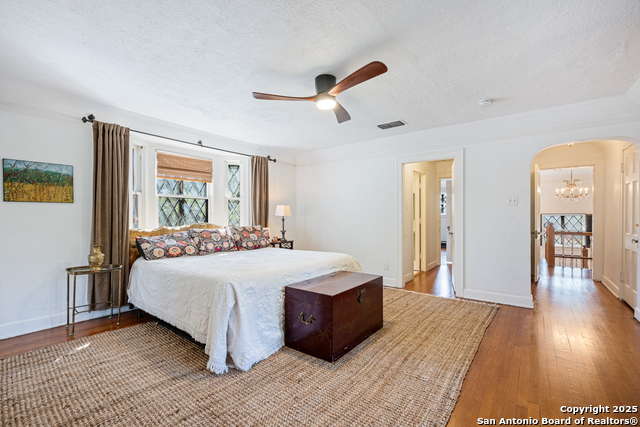Listing photo id 24 for 211 Mary Louise