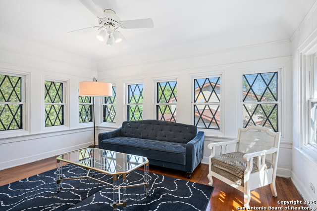 Listing photo id 26 for 211 Mary Louise
