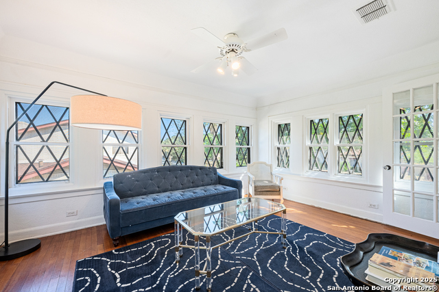 Listing photo id 27 for 211 Mary Louise
