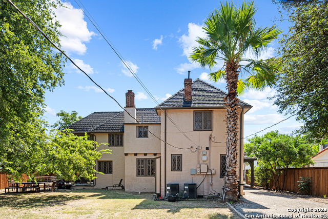 Listing photo id 33 for 211 Mary Louise