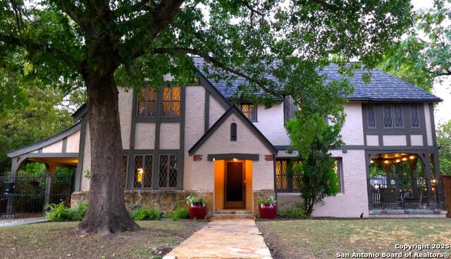 Listing photo id 2 for 211 Mary Louise
