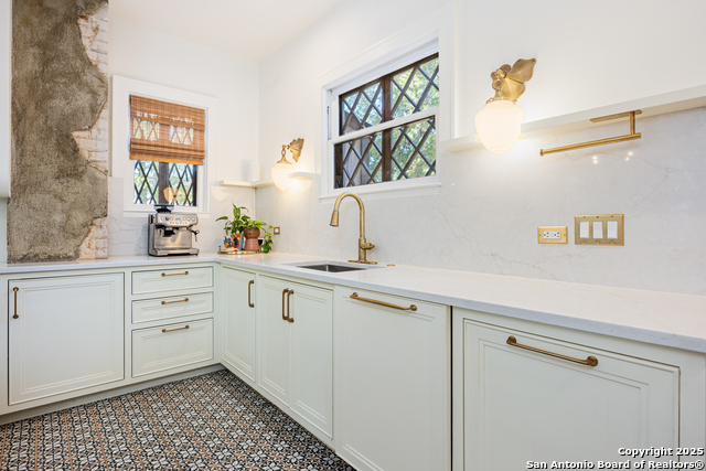 Listing photo id 7 for 211 Mary Louise