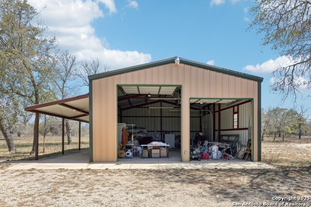 Listing photo id 14 for 609 County Road 785