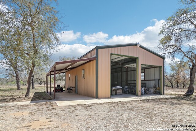 Listing photo id 22 for 609 County Road 785