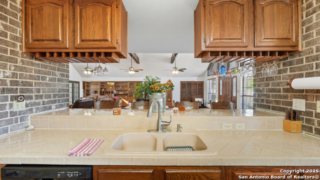 Image 27 of 48 For 400 Person W