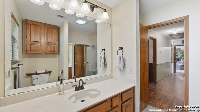 Image 44 of 48 For 400 Person W