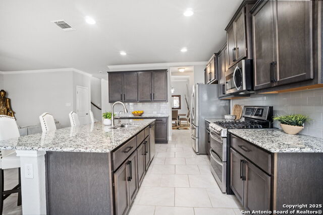 Listing photo id 10 for 624 Minerals Way