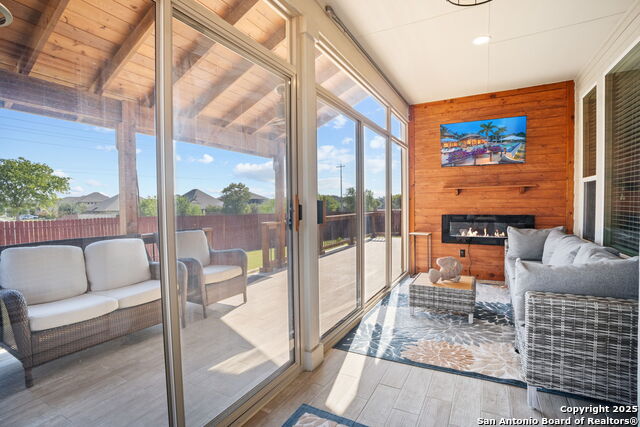 Listing photo id 31 for 624 Minerals Way