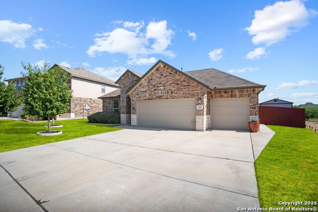 Listing photo id 35 for 624 Minerals Way