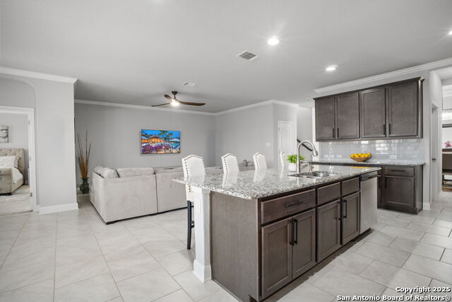 Listing photo id 6 for 624 Minerals Way