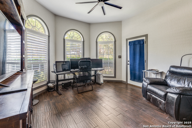 Image 17 of 39 For 25867 Lewis Ranch