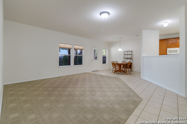 Listing photo id 9 for 2223 Sunderidge