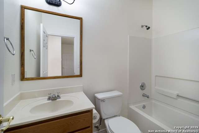 Listing photo id 18 for 2223 Sunderidge