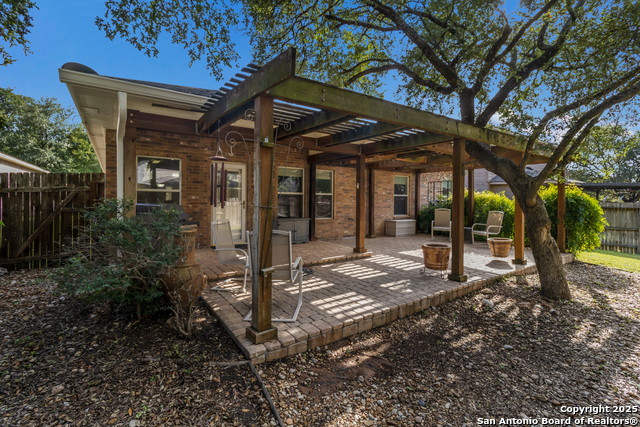 Listing photo id 21 for 2223 Sunderidge