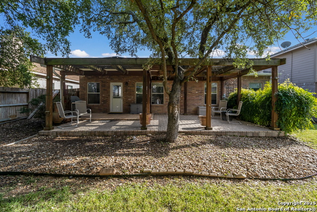 Listing photo id 22 for 2223 Sunderidge