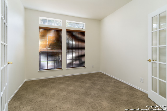 Listing photo id 2 for 2223 Sunderidge