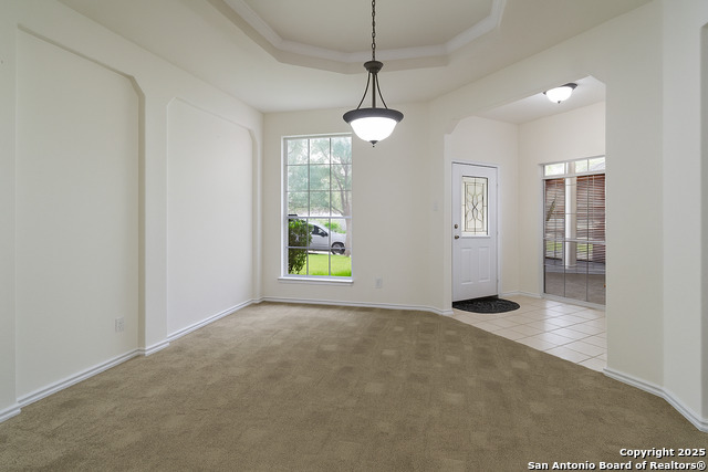 Listing photo id 4 for 2223 Sunderidge