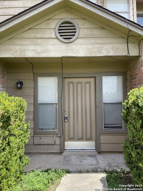 Listing photo id 12 for 10649 Starcrest