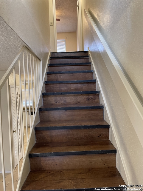 Listing photo id 13 for 10649 Starcrest