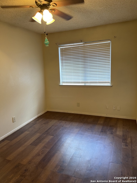 Listing photo id 14 for 10649 Starcrest