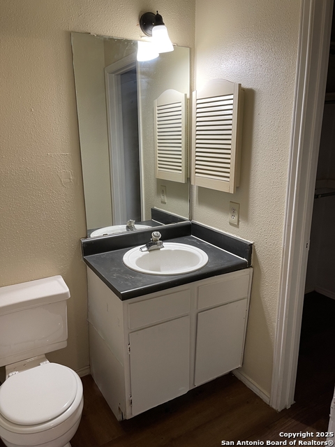 Listing photo id 15 for 10649 Starcrest