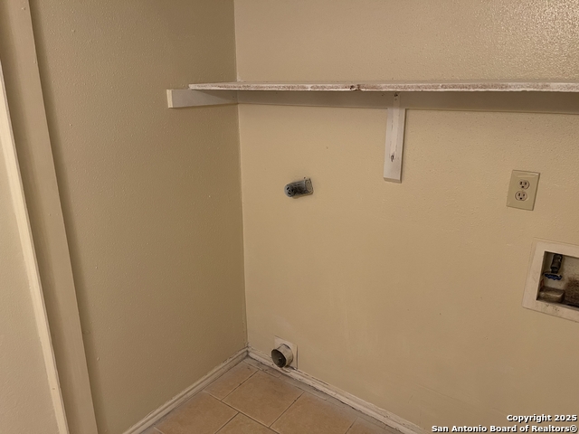 Listing photo id 5 for 10649 Starcrest