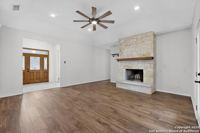 Listing photo id 9 for 145 Rosewood