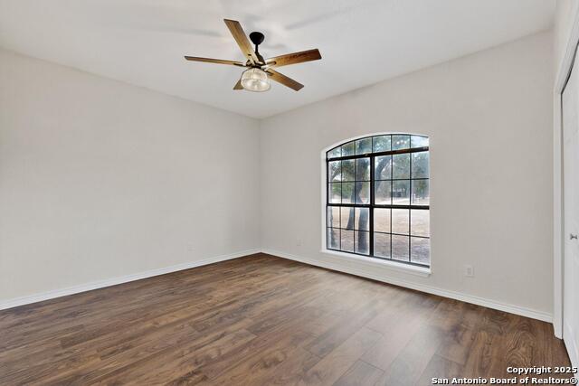Listing photo id 15 for 145 Rosewood