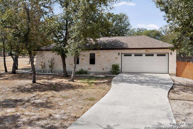Listing photo id 24 for 145 Rosewood