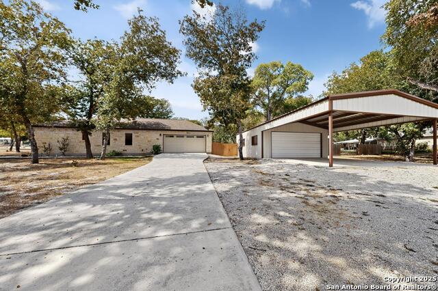 Listing photo id 25 for 145 Rosewood