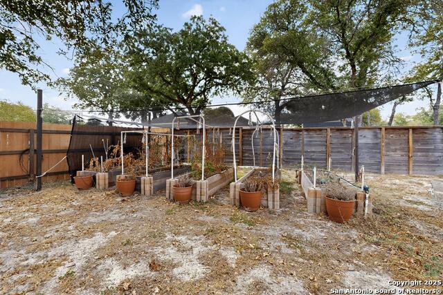 Listing photo id 31 for 145 Rosewood