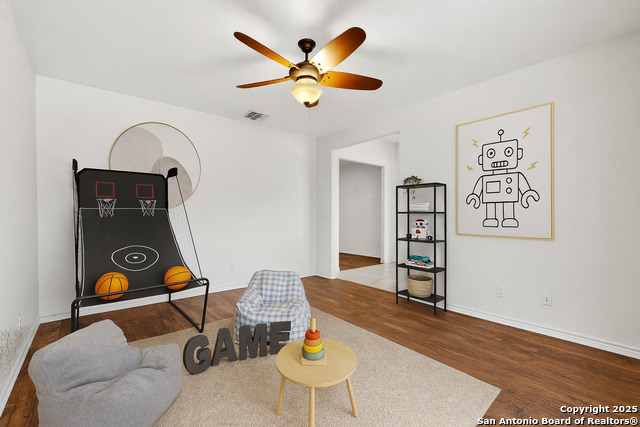Listing photo id 2 for 145 Rosewood
