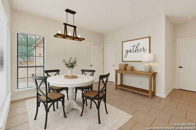 Listing photo id 6 for 145 Rosewood
