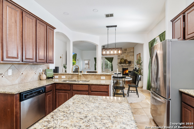 Listing photo id 8 for 8734 Elkhorn Knoll