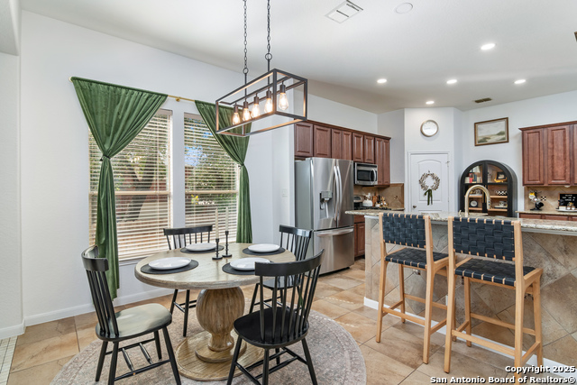 Listing photo id 9 for 8734 Elkhorn Knoll