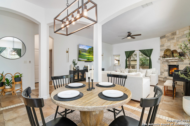 Listing photo id 11 for 8734 Elkhorn Knoll