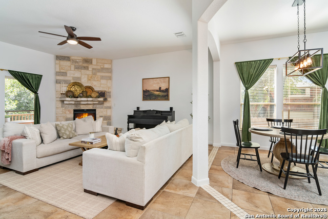 Listing photo id 12 for 8734 Elkhorn Knoll