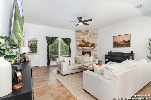 Listing photo id 14 for 8734 Elkhorn Knoll