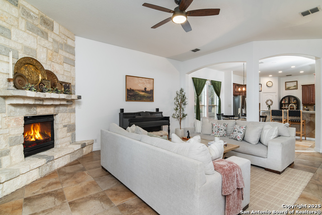 Listing photo id 15 for 8734 Elkhorn Knoll