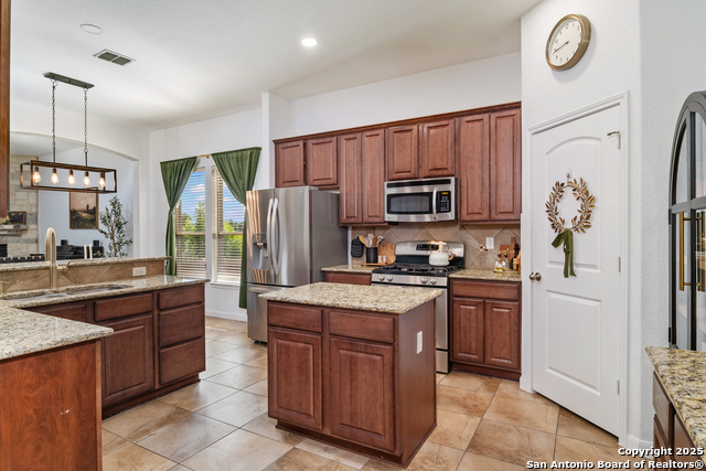 Listing photo id 6 for 8734 Elkhorn Knoll
