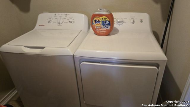 Listing photo id 7 for 9514 Celine  