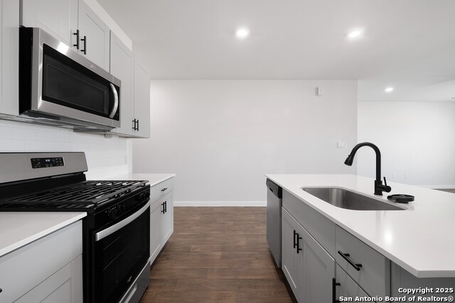 Image 17 of 39 For 645 Jane Long