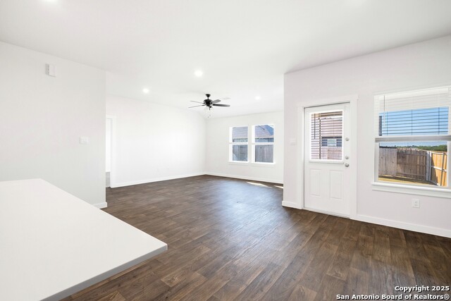 Image 20 of 39 For 645 Jane Long