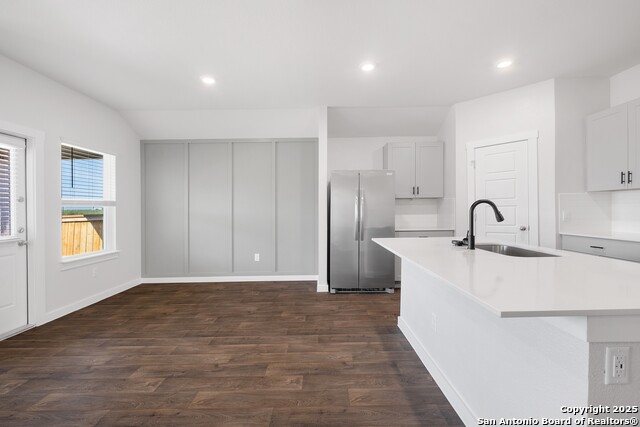 Image 21 of 39 For 645 Jane Long