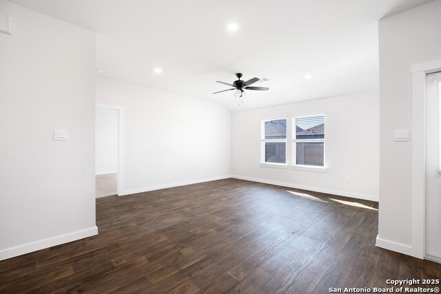 Image 24 of 39 For 645 Jane Long